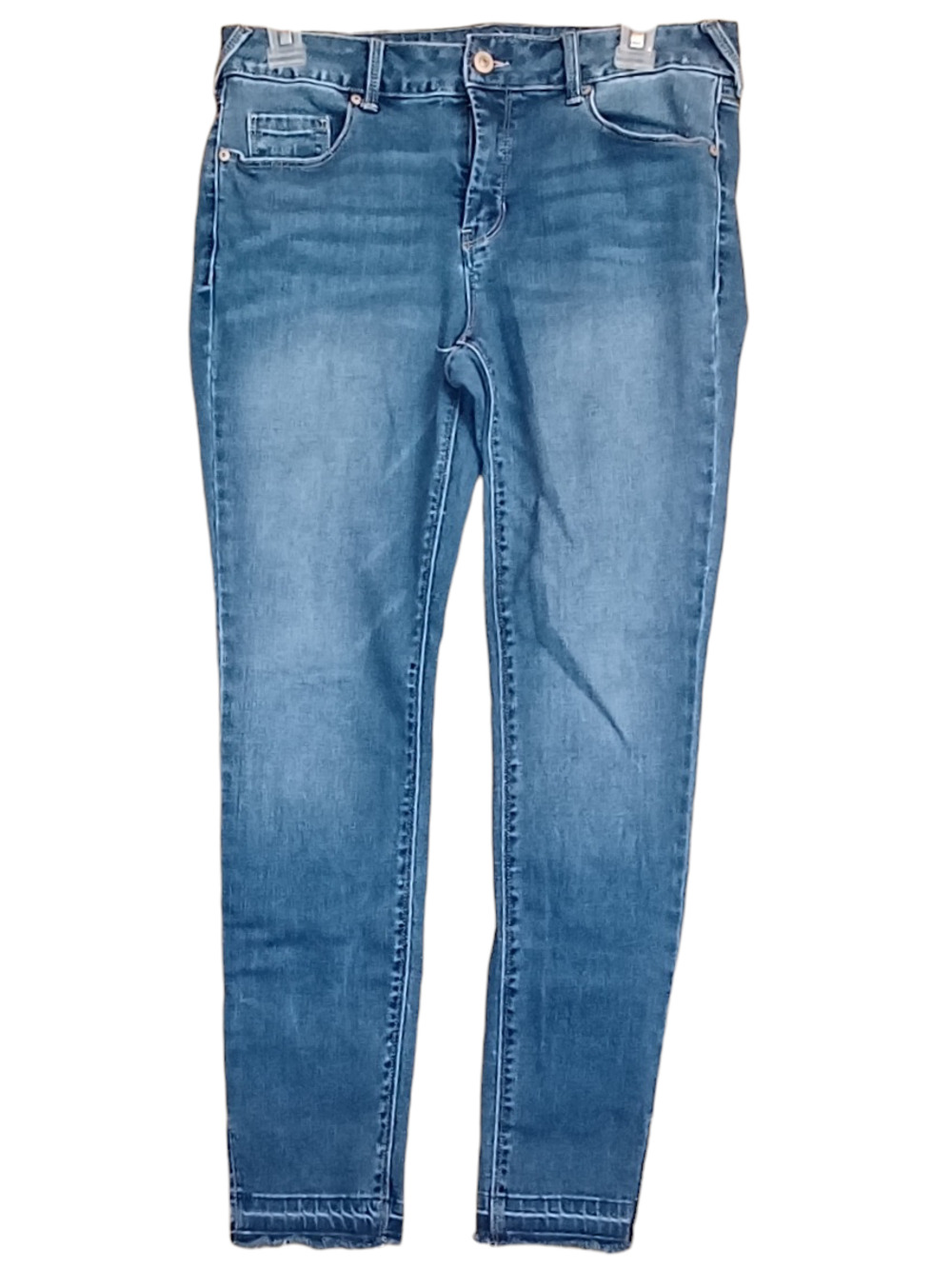 Women's Signature Studio Size 6 Blue Jeans